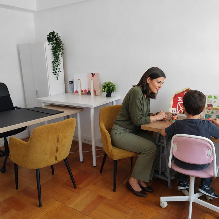 Sesión de psicología infantil en Juégatela Terapia