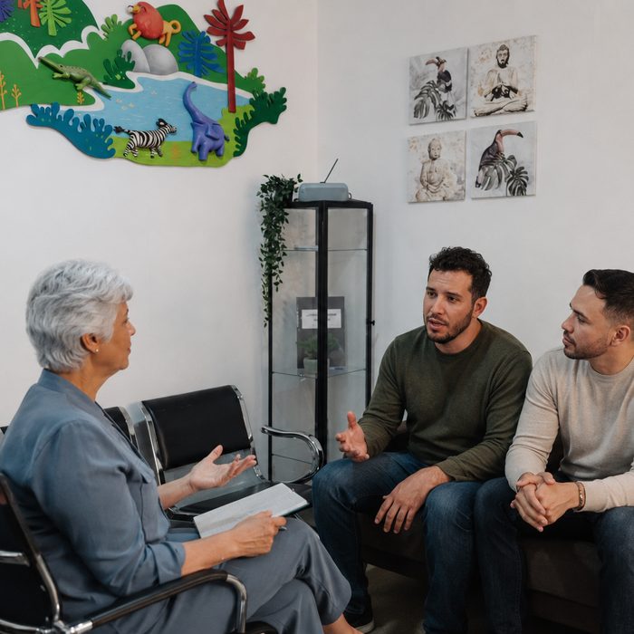Sesión de terapia de pareja en Juégatela Terapia